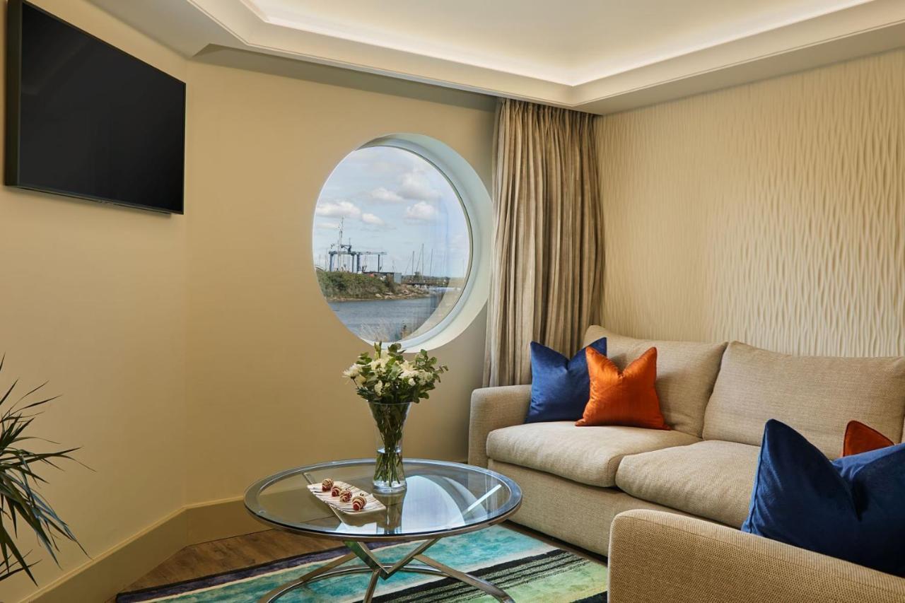 Langstone Quays Resort, Portsmouth Havant Exterior foto